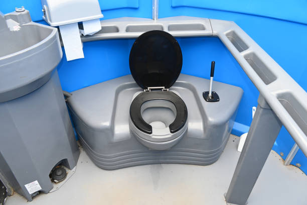 Best Porta potty rental near me  in Belle Plaine, IA